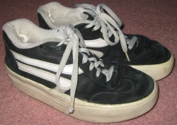 sneakers_black.jpg
